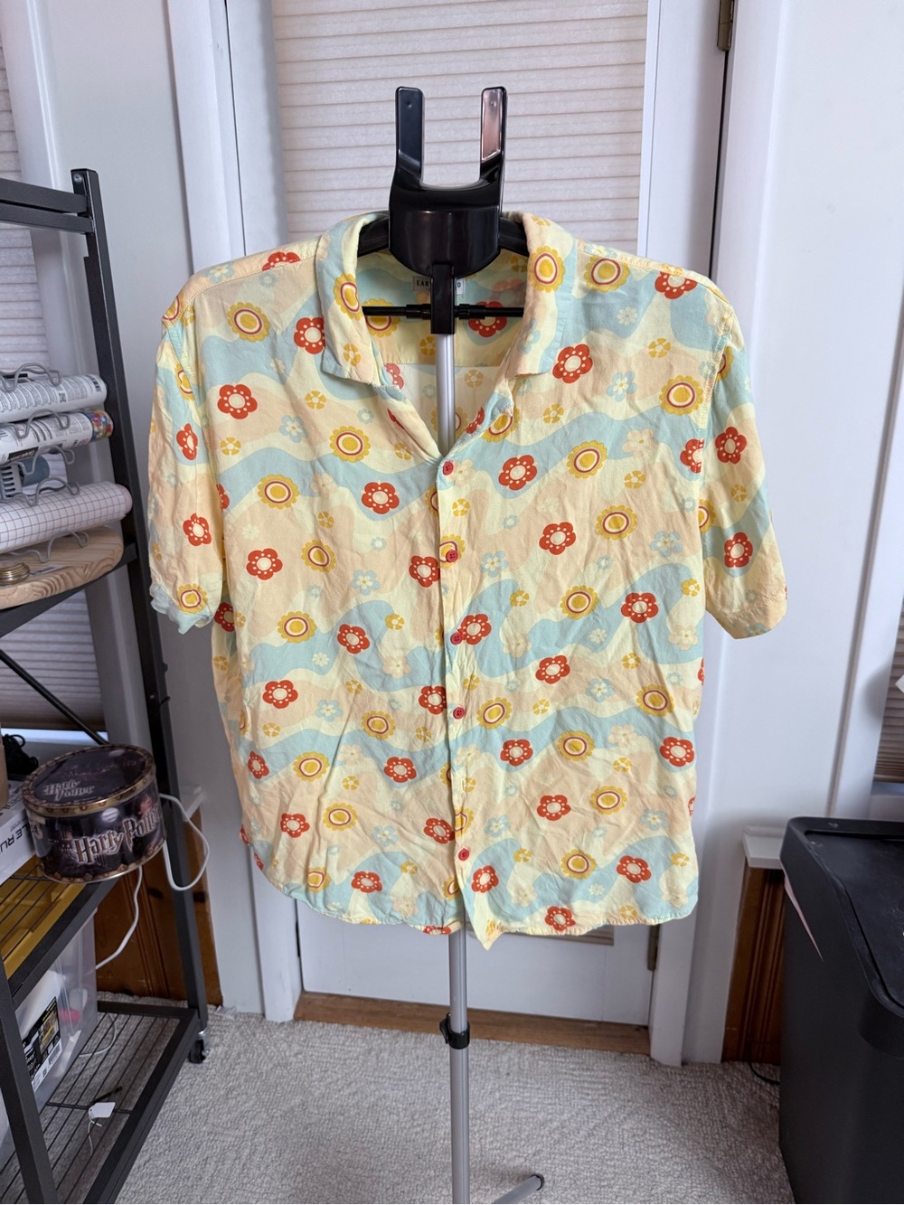 EARTHBOUND Retro Floral Waves Button up Shirt size Large